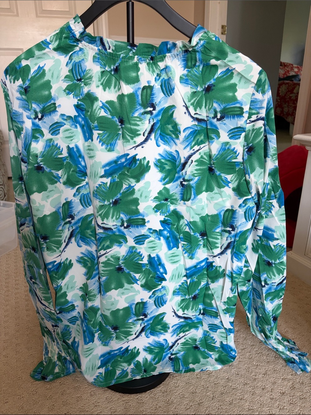 Women's Green & Blue Floral V-Neck Blouse - Picture 2 of 2